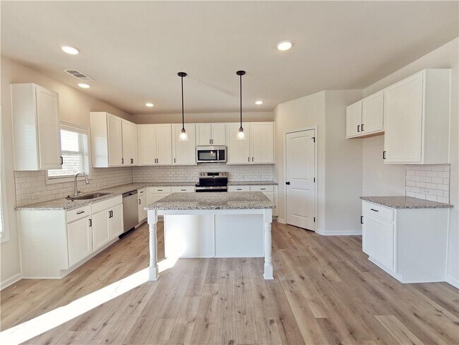 Building Photo - 38 Longhorn Wy