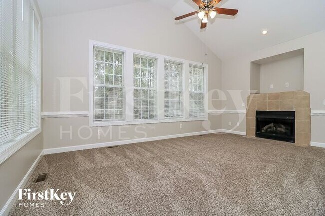 Building Photo - 218 Sweetbriar Ct