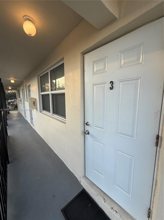 Building Photo - 5963 SW 66th Terrace