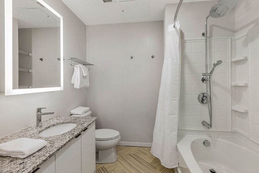 Building Photo - 9-JAN-JAN E 4th St