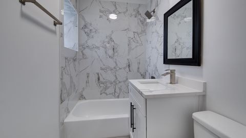 Building Photo - 1906 N Whipple St