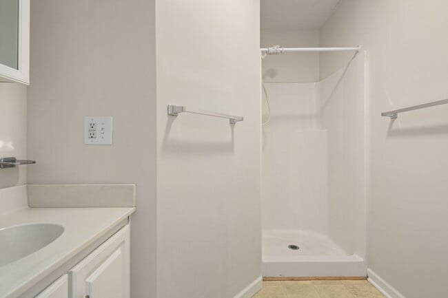 Building Photo - East Asheville Duplex