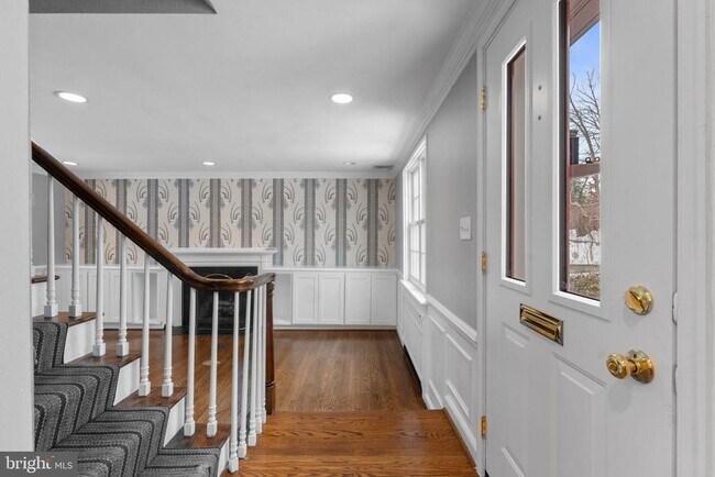 Building Photo - 3207 Circle Hill Rd