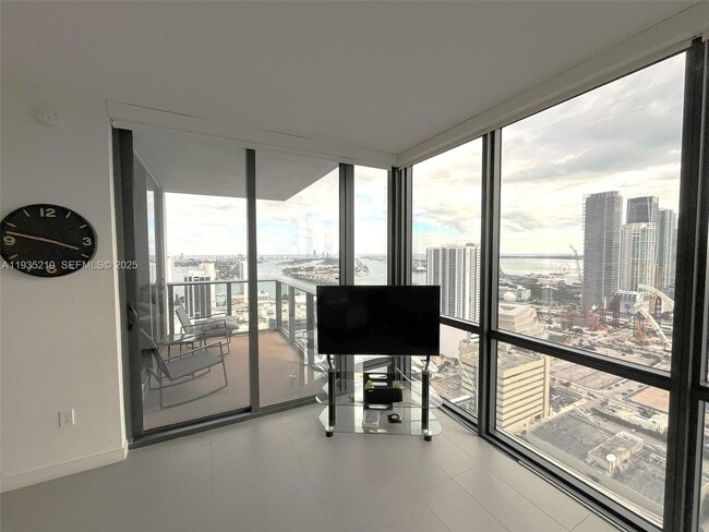 Building Photo - 1600 NE 1st Ave