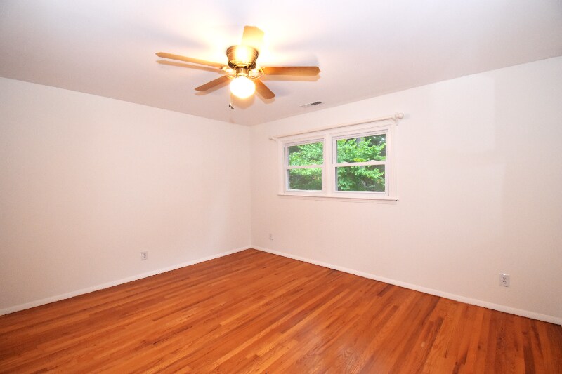 Building Photo - 433 Princess Ann Dr