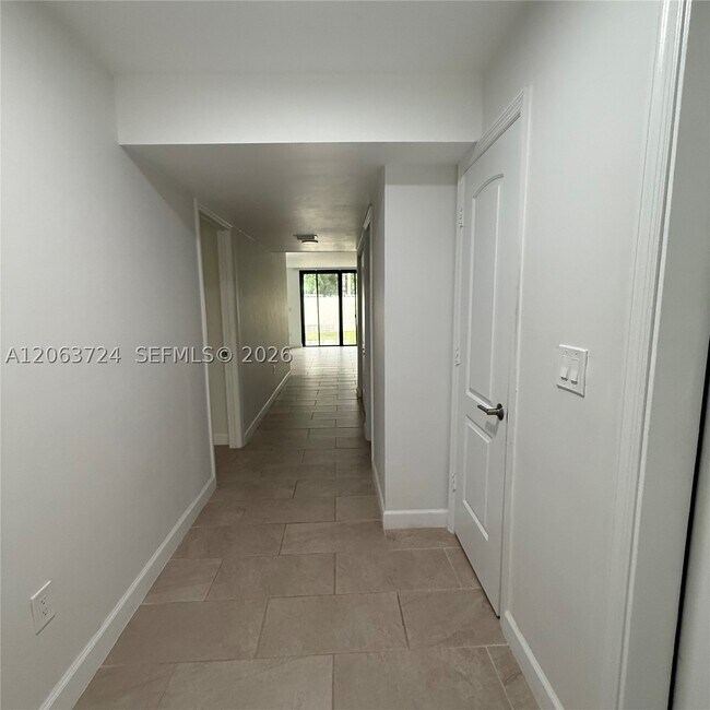 Building Photo - 10672 SW 79th Terrace