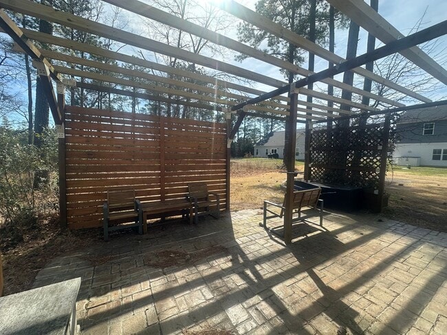 Building Photo - 238 E Ivybridge Dr