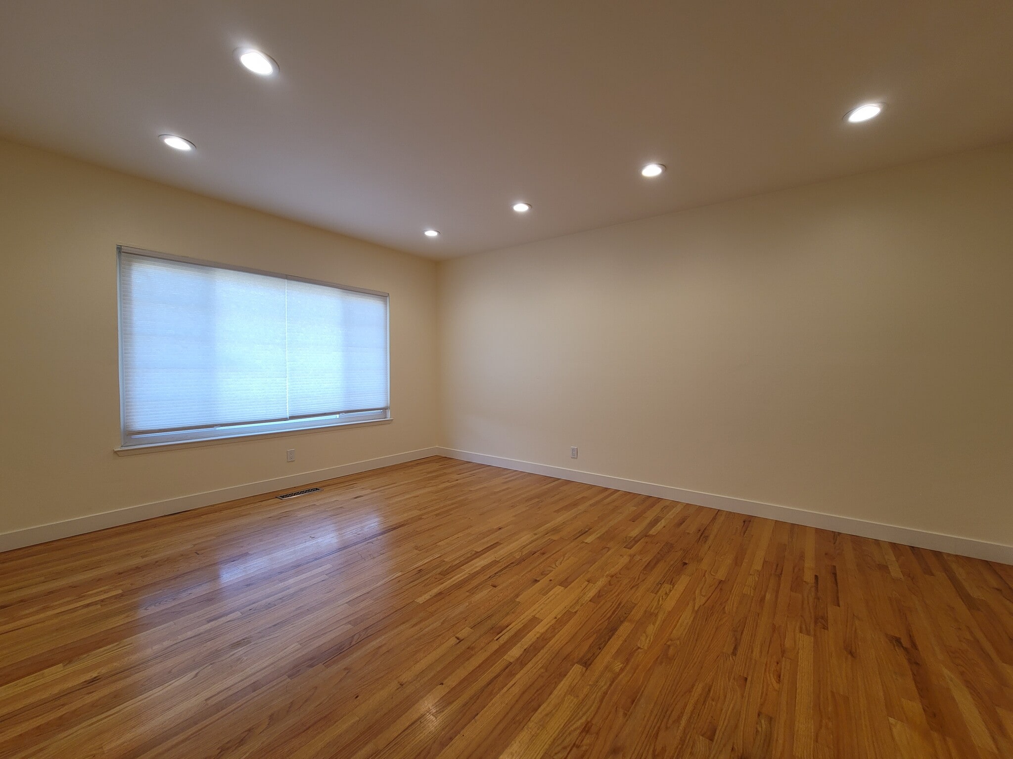 Building Photo - 35688 Ballantine Pl