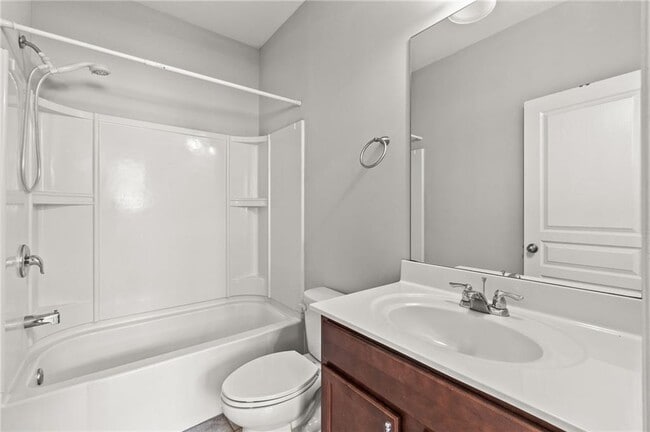 Building Photo - 4435 Donahue Ave