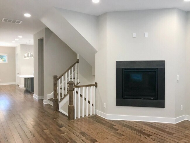 Building Photo - 811 Bankston Wds Wy