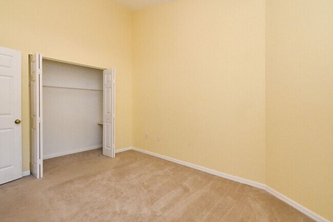 Building Photo - Capri Comfort with Style & Space – Limited-Time Offer: