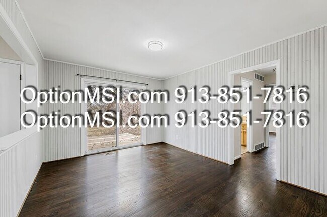 Building Photo - 1/2 month free if moved in by 1/25/26!! Move-in ready!!