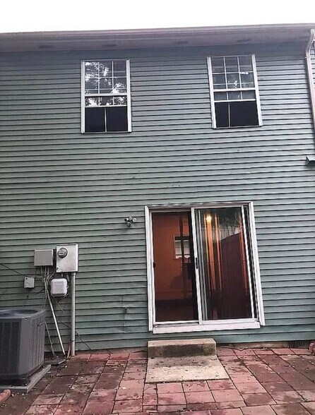 Building Photo - 1927 Fort Monroe Ct