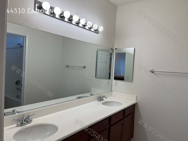 Building Photo - 44510 Camolin Ln