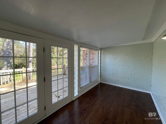 Building Photo - 353 S School St