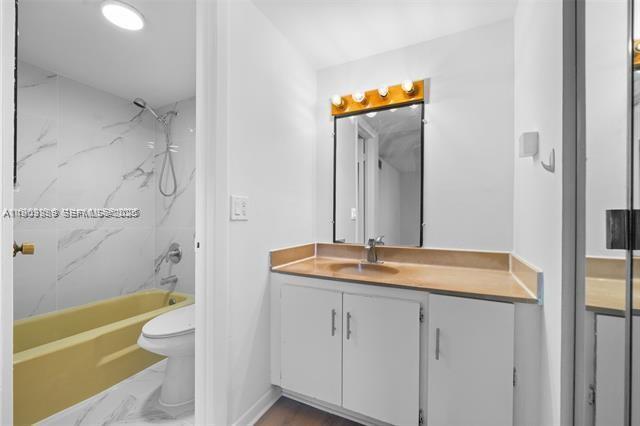 Building Photo - 250 180th Dr