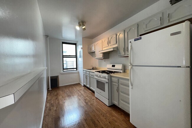 Primary Photo - 55 Tiemann Pl
