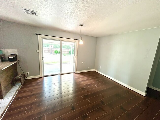 Building Photo - *COMING SOON* *MOVE IN SPECIAL* Spacious 3BR with Office & Large Fenced Backyard!