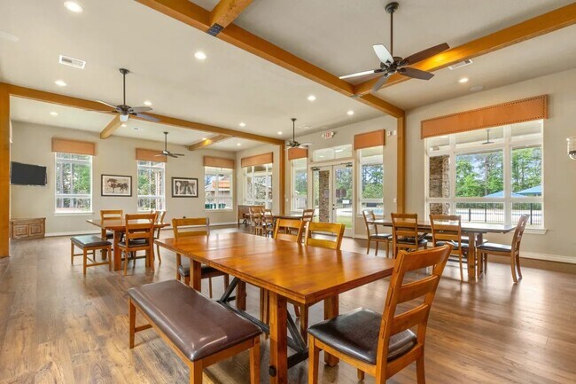 Building Photo - 13712 Moss Lake Ln