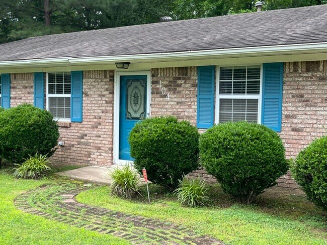 Building Photo - Nice 3 Bedroom 2 and a Half Bathroom House in Jacksonville, Arkansas