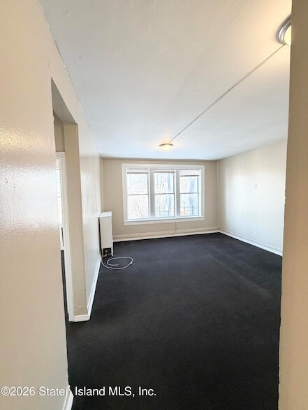 Building Photo - 37 Avon Pl