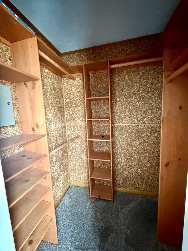 Building Photo - 5667 Heathwood Ct