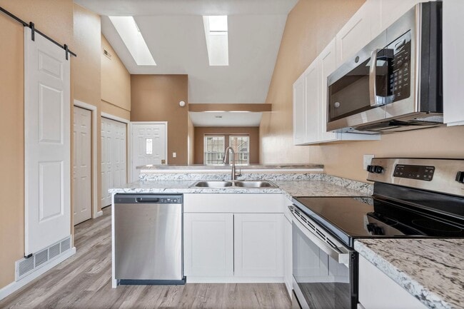 Building Photo - 16934 E Whitaker Dr