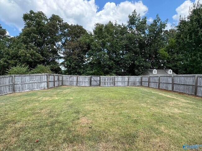 Building Photo - 24707 Rolling Vista Dr