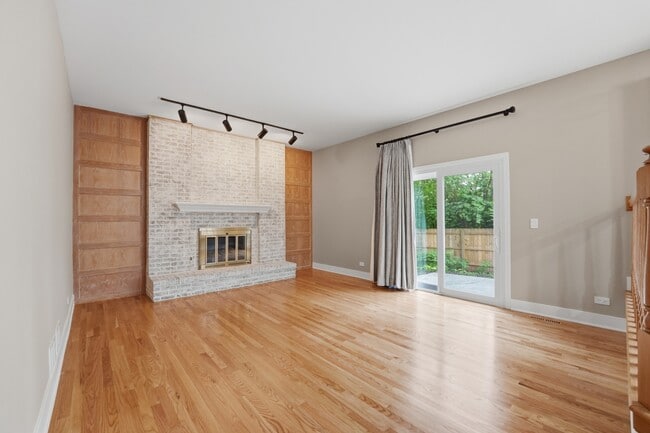 Building Photo - 4452 Burgundy Pl