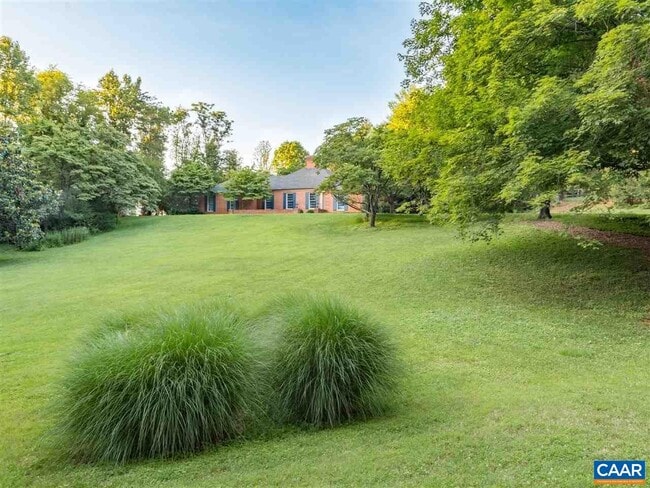 Building Photo - 107 Tally-Ho Dr