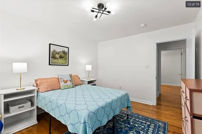 Building Photo - 2 bedroom/1.5 bathroom townhome in Ardmore