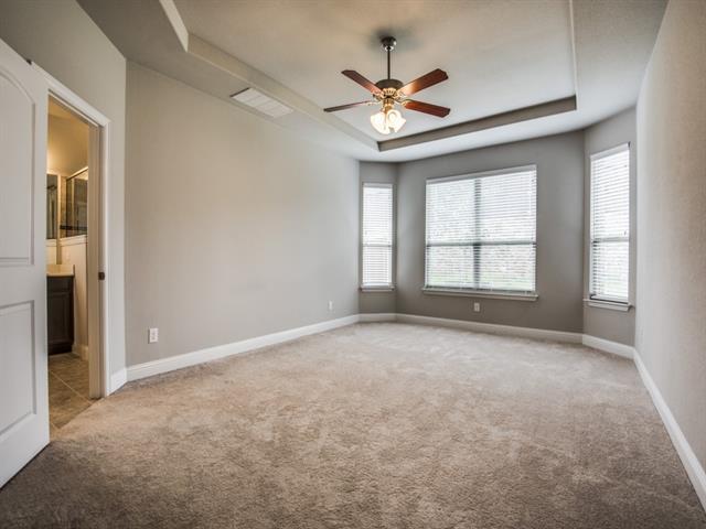 Building Photo - 812 Llano Falls Dr
