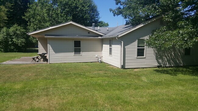 Building Photo - 4285 Parker Rd