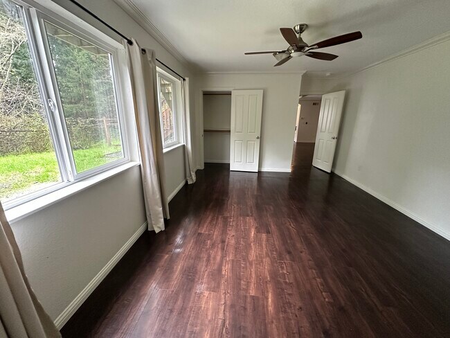 Building Photo - 71 E California Ave