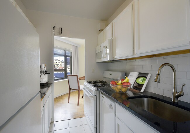 Interior Photo - 4 East 89th Street