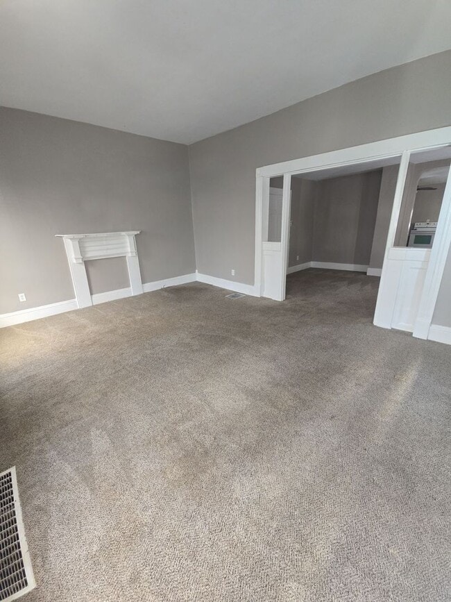 Building Photo - For Rent: Piqua Ohio - 2 Bedroom 1 Bathroom