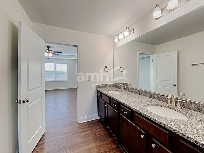 Building Photo - 4832 Chutney Dr