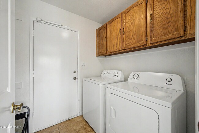 Building Photo - 2445 S Catarina