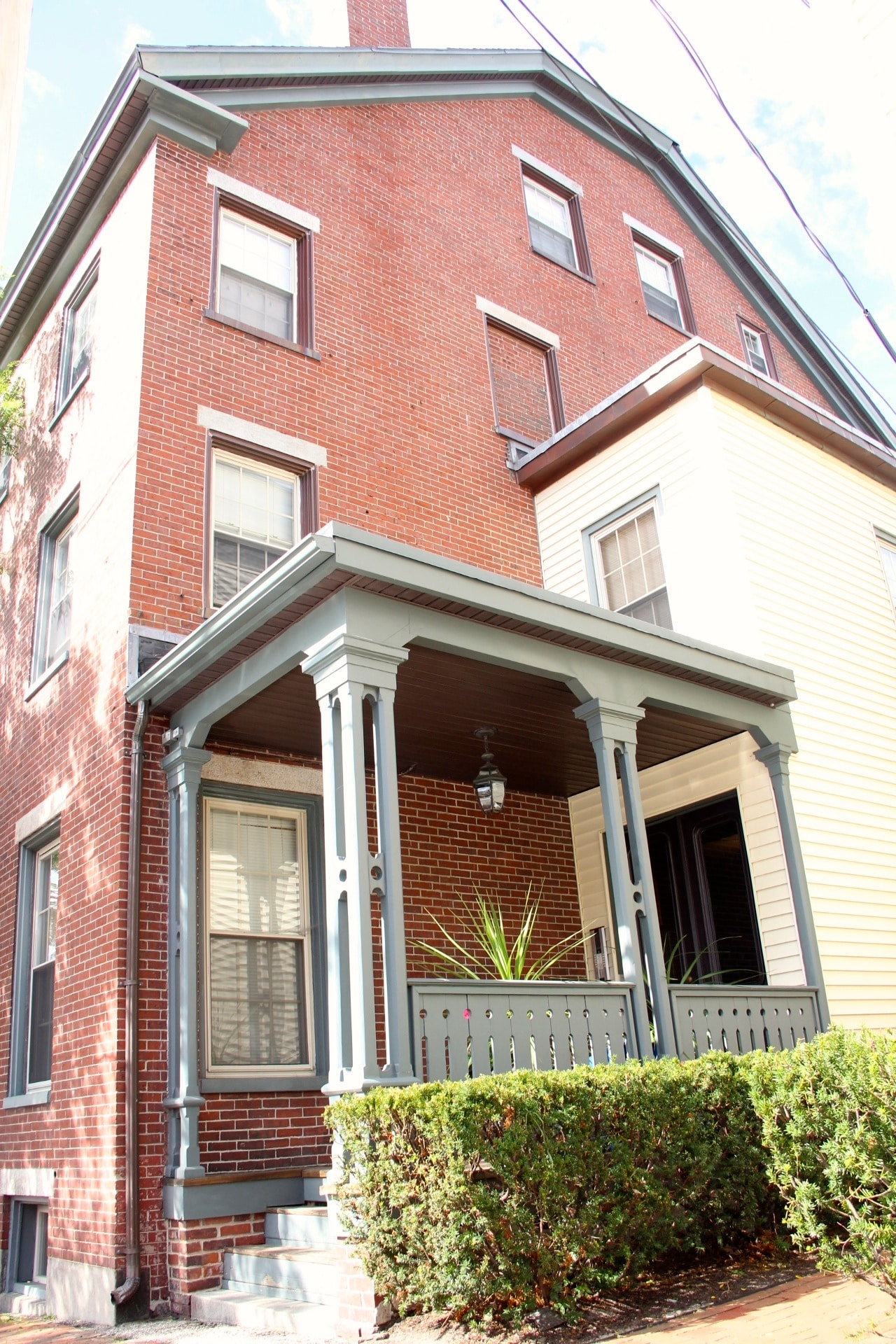 Building Photo - 147 Pearl St