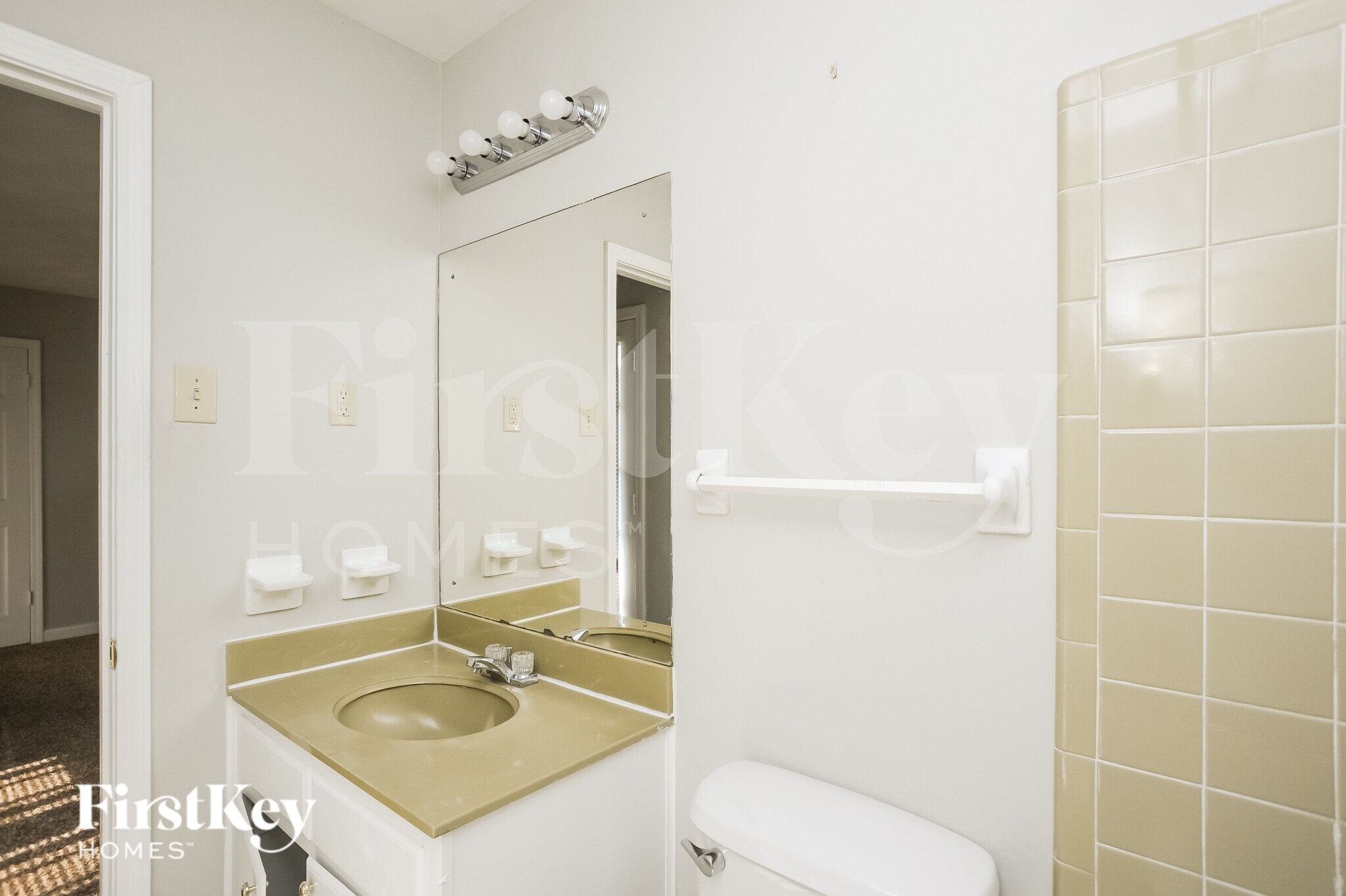 Building Photo - 3347 Bluemont Dr
