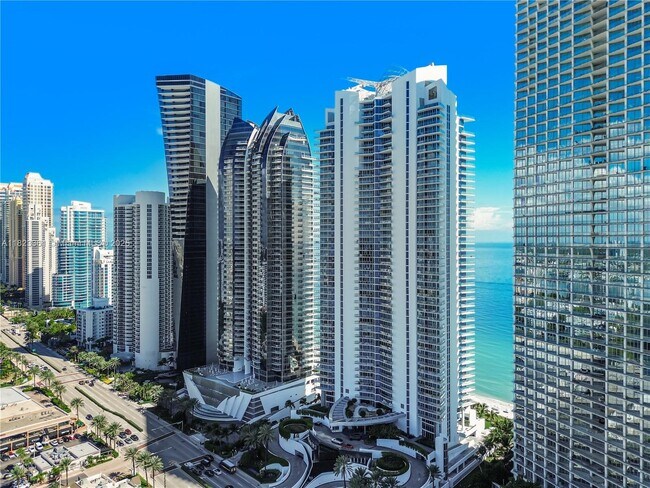 Building Photo - 17001 Collins Ave