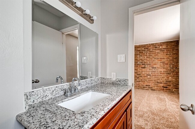 Building Photo - 9023 Gaylord Dr