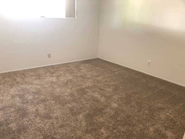 Building Photo - Adorable Oceanside Attached Home Ready Now!