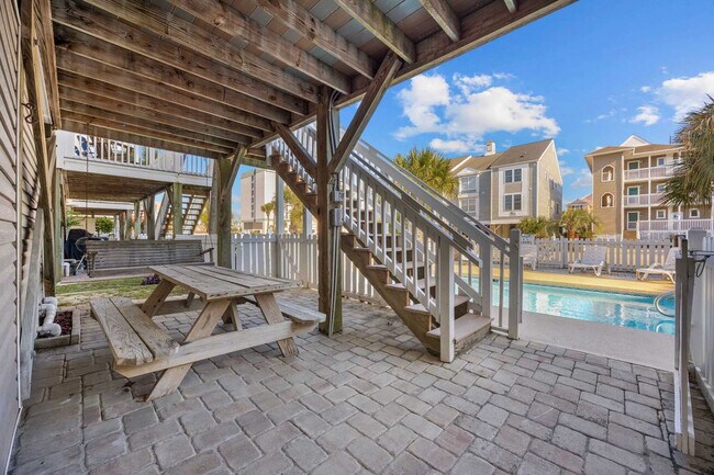 Building Photo - 113A S Yaupon Dr