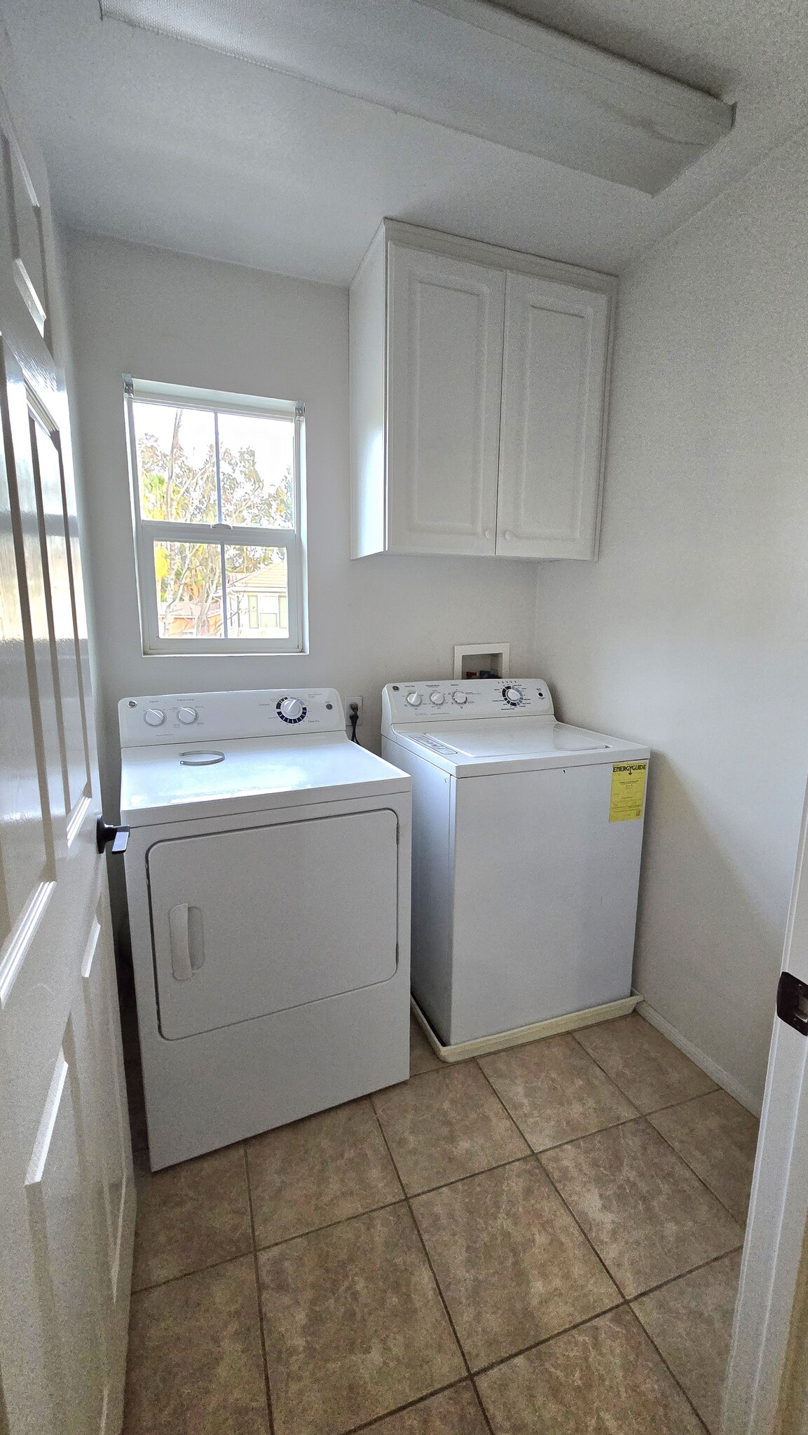 Laundry Room (washer/dryer included) - 24125 View Pointe Ln