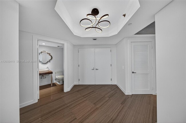 Building Photo - 2711 S Ocean Dr