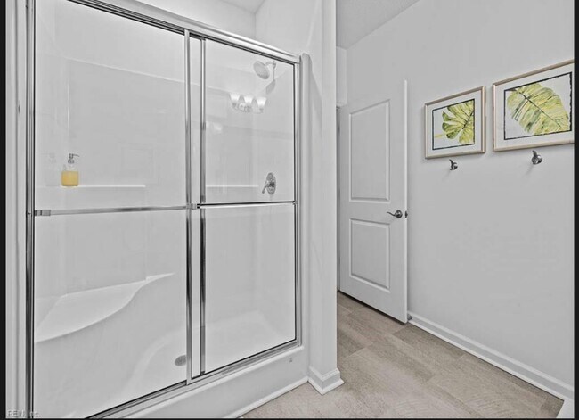 Building Photo - 1725 Dromolin Dr