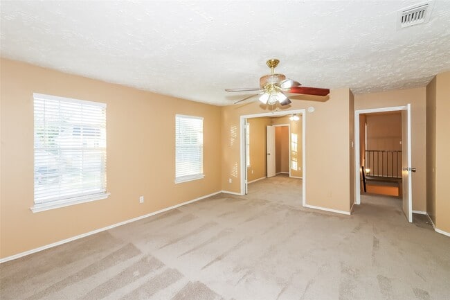 Building Photo - 14815 Oak Pines Dr