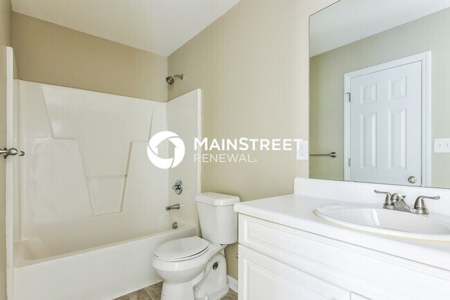 Building Photo - 4 Bedroom Pet-Friendly Home in Smithfield, NC with Main Street Renewal