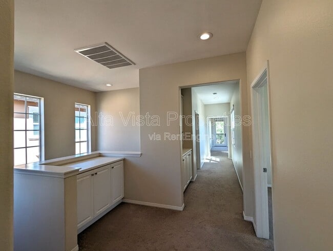 Building Photo - 8421 Kern Crescent